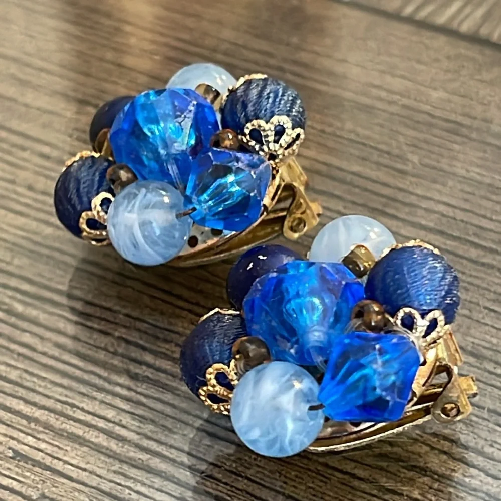 Vintage Shades of Blue Cluster Clip Earrings